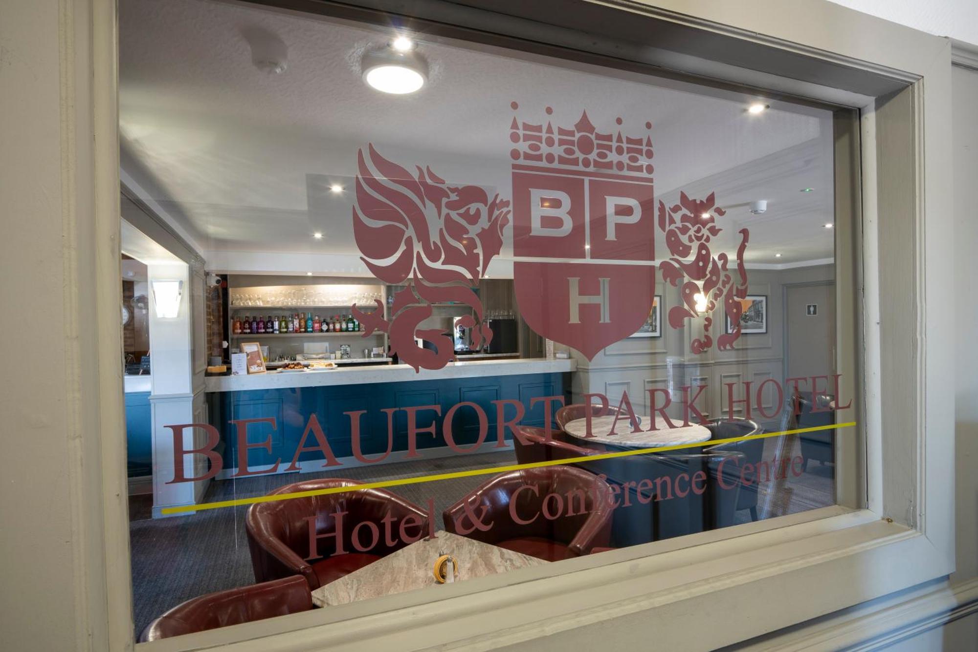 Beaufort Park Hotel Mold Luaran gambar